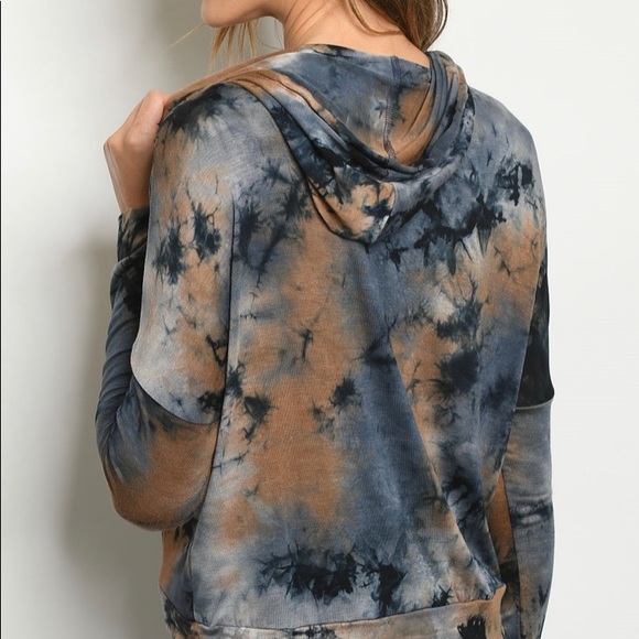 Hooded tie die top - Picture 2 of 3